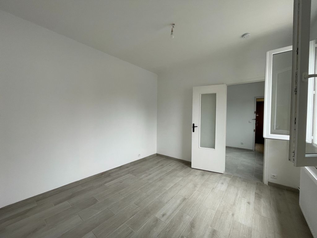 appartement 2 pièces en location sur MONTREUIL (93100)